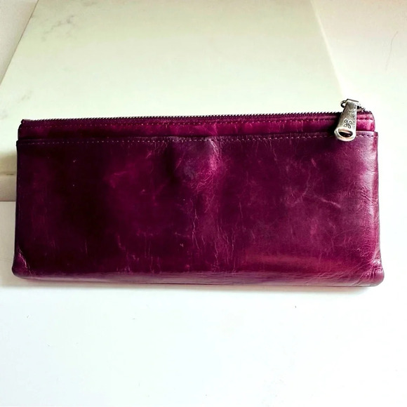 Hobo International Taylor Plum Vintage Leather Wallet - Picture 2 of 13